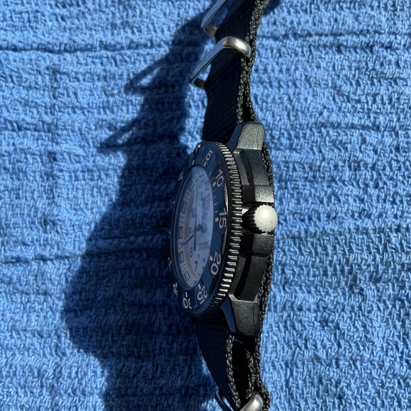 Luminox Navy Seal Watch - Picture 4 of 11